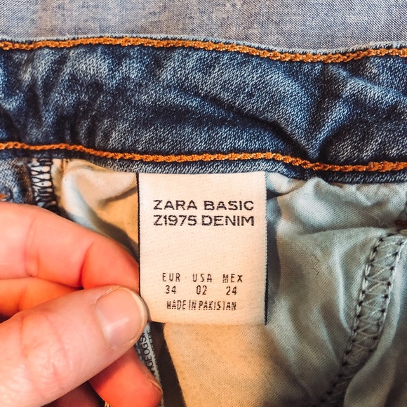 Zara Basic Z-975 Distressed Denim Size 2 - Picture 3 of 3